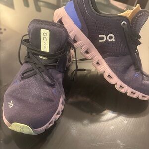 On Running show women - Navy and Lavender